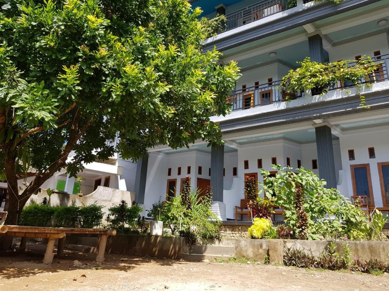 Hotel Kasuwari Labuan Bajo Exterior photo